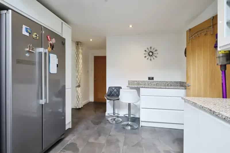 4 Bedroom Detached House For Sale in Cookridge