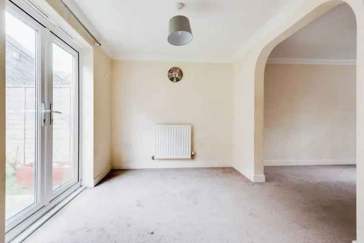 3 Bed End Terrace House Swindon Garage Parking No Onward Chain
