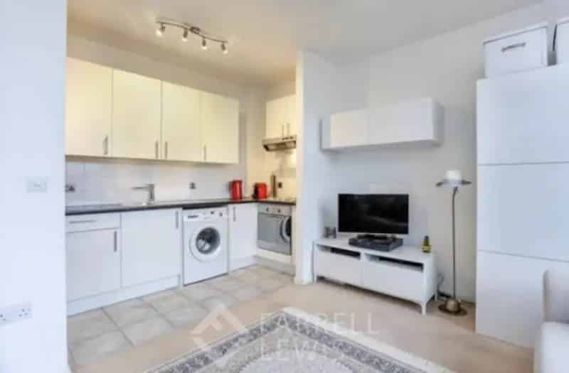 1 Bedroom Apartment Shepherds Bush Acton