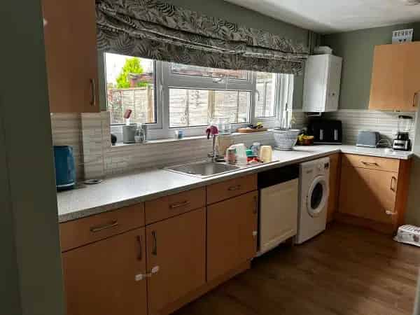 Family Home Near Oxford with New Bathroom and Garden