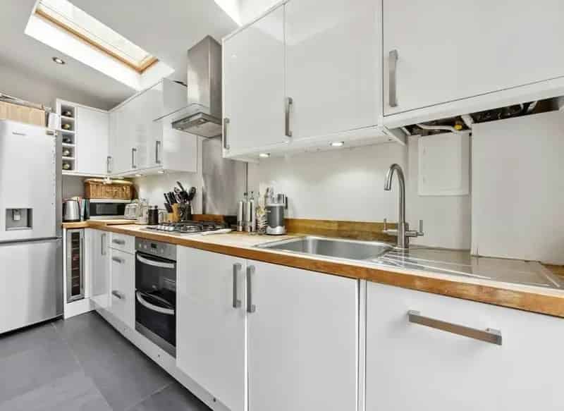 Ground Floor Period Conversion Clapham High Street 2 Double Bedrooms