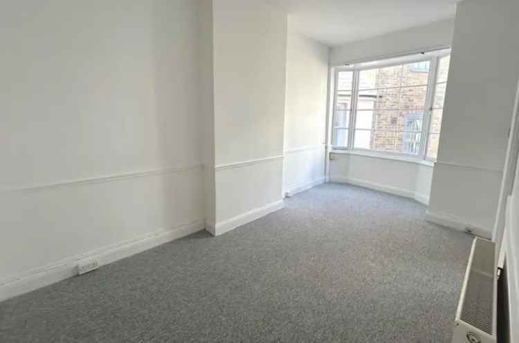 2 bedroom maisonette
