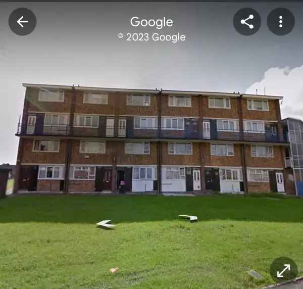 Flat For Rent in Sheffield, England