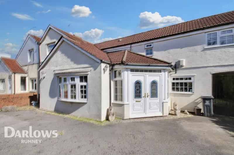 5 Bedroom Semi-Detached House For Sale