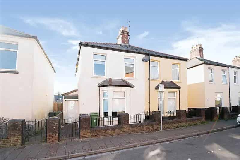2 Bedroom Semi Detached House For Sale
