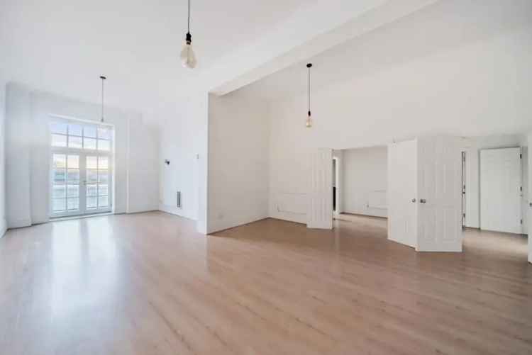 2-Bed 2-Bath Apartment East Putney School Conversion Allocated Parking