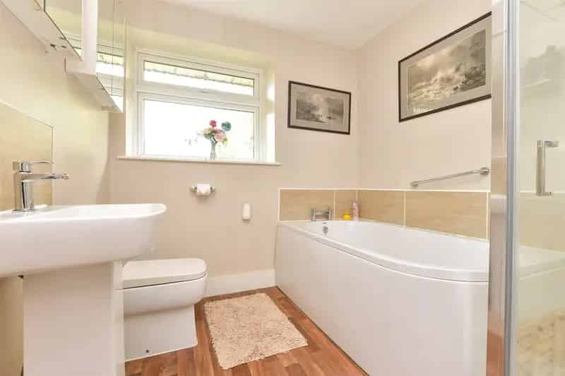 2 Bedroom Flat for Sale - Top Floor Apartment with Elevated Views