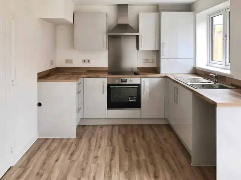 3 Bedroom House To Rent Available 12092025