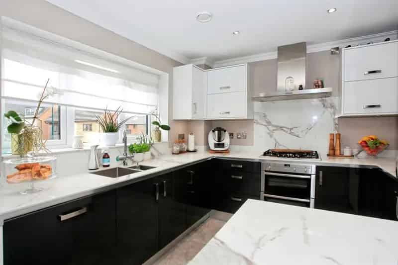 3 Bed Eco House Peterborough City Centre Parking Garden