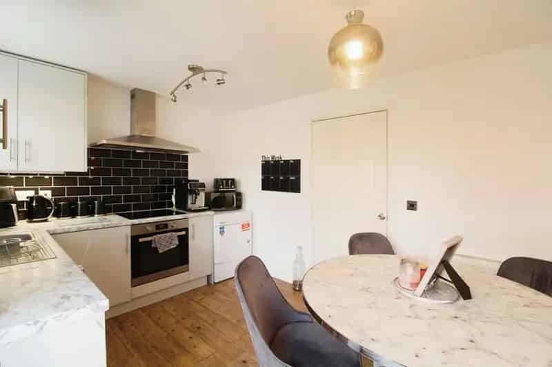 3 Bedroom Semi Detached House to Rent Leeds LS14