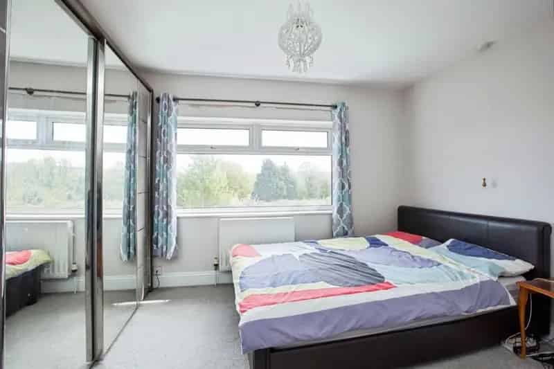 Four Bedroom Semi-Detached House Halifax