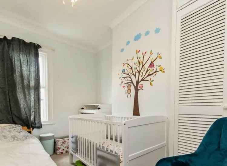 2 Double Bedroom House Near Raynes Park Station