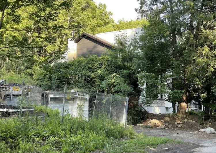 Lot for Sale Near Bois de l'Orée-des-Bois