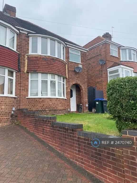 1 Bedroom House Share for Students - Furnished Room Available May 17, 2025