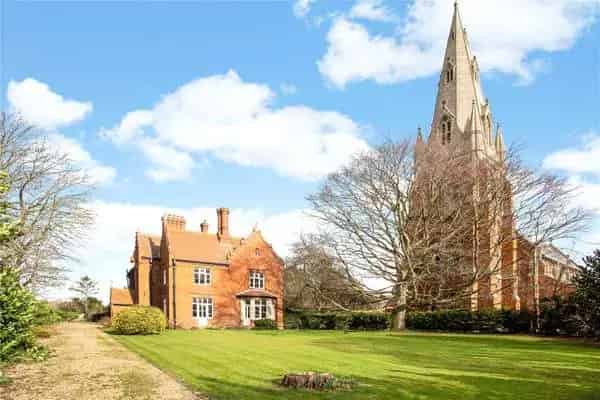 Elegant Sir Giles Gilbert Scott Designed Home with 6 Double Bedrooms and Extensive Gardens