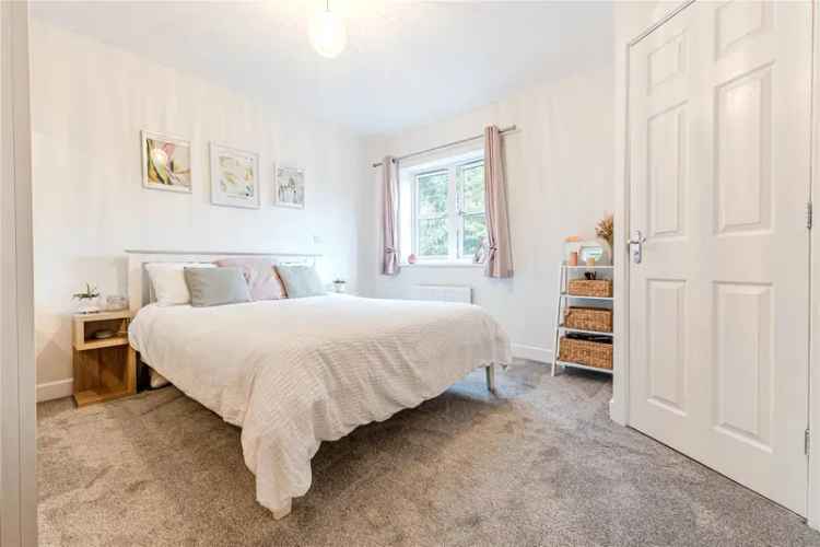 House For Sale in Leeds, England