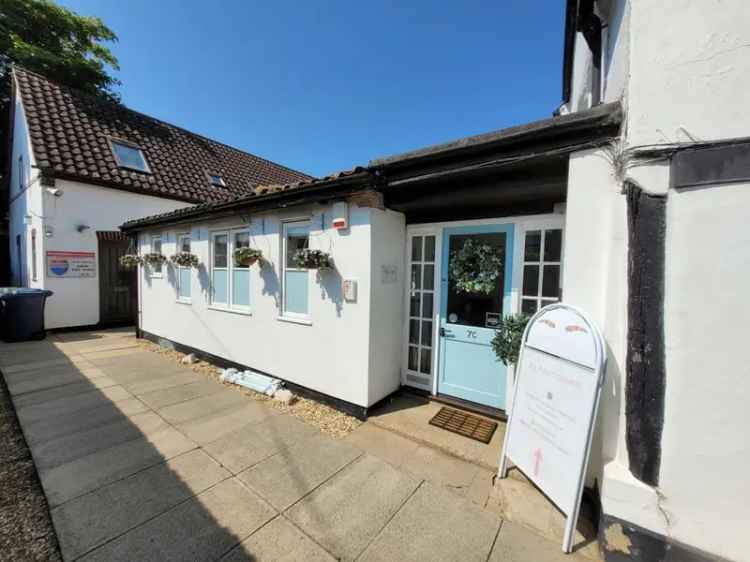 Ground Floor Retail Unit To Let - Beauty Salon