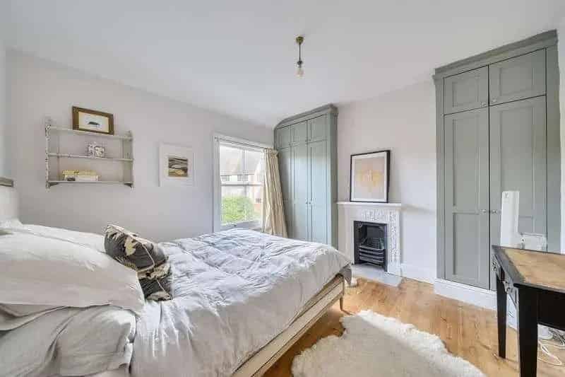 2 bed house for sale