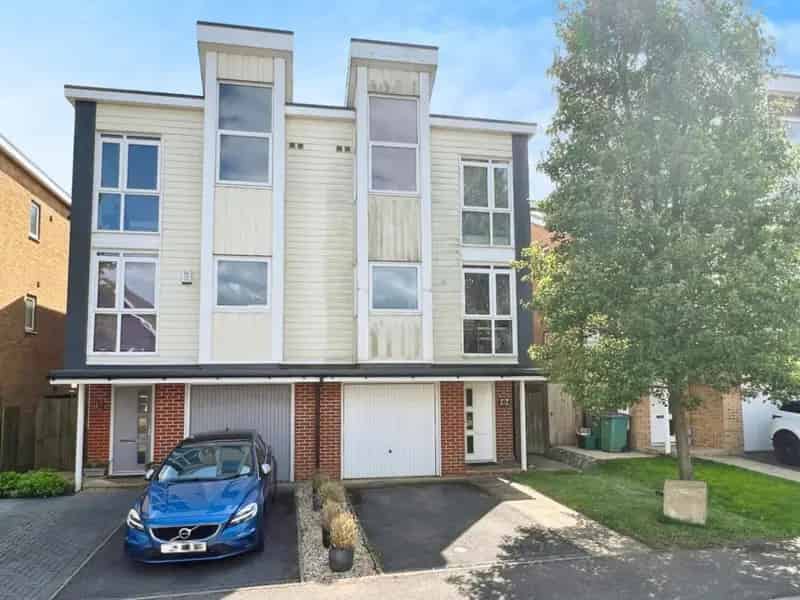 3 Bedroom House For Sale in Hawkinge