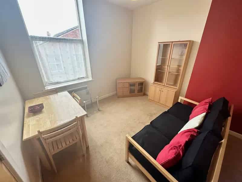 1 Bed Apartment Morley - Close to Shops and Transport