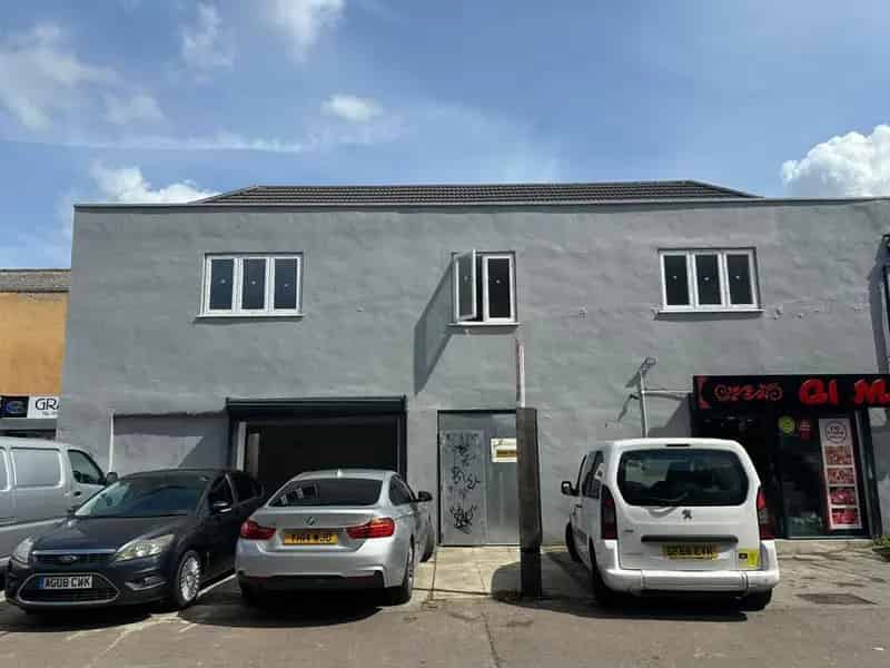 Ground Floor Retail Unit Near Bedford Town Centre