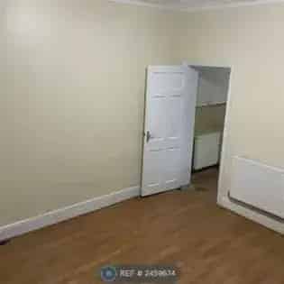 3 Bedroom House in Birmingham - Parking & Garden