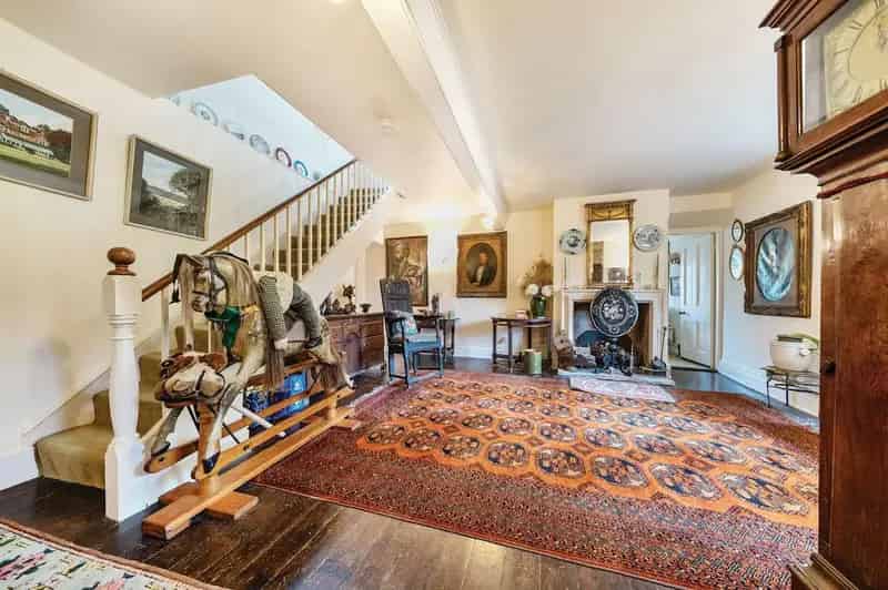 5 Bed House For Sale: Elegant Country Home with Annexe