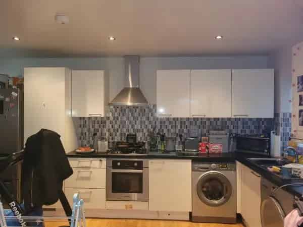 2 Bedroom Flat Near Plumstead Woolwich Stations