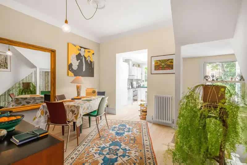 2 Double Bedroom Maisonette with Garden