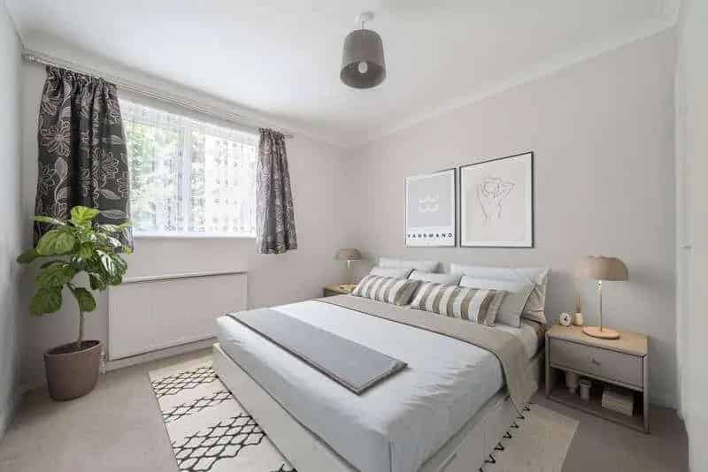 2 bed flat for sale