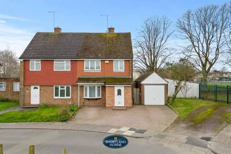 3 bedroom semi-detached house for sale