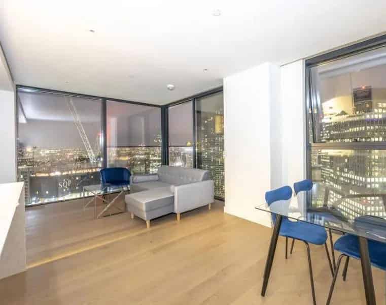 Luxury 2-Bedroom Apartment in Canary Wharf South Quay Plaza