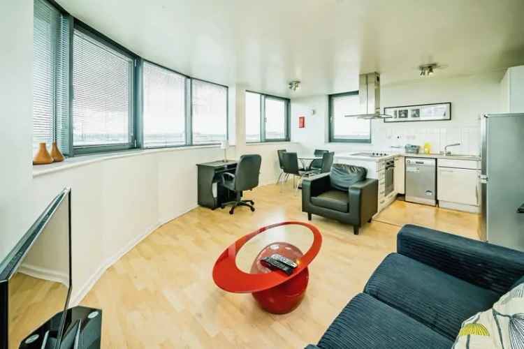 2 Bed 2 Bath Fifth Floor Apartment Near Slough Station