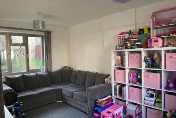Lovely 2 Bedroom House Large Garden Recently Decorated