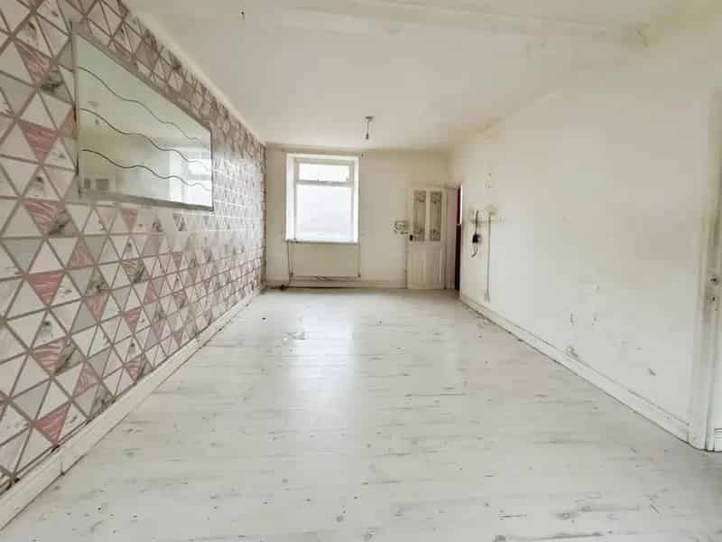 3 Bedroom Terraced House in Aberfan - No Onward Chain