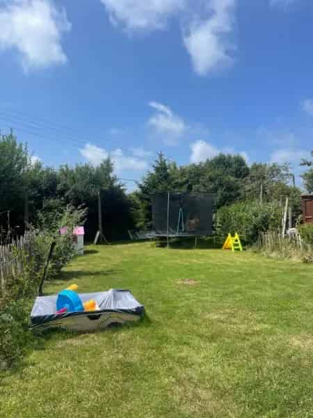 Cosy 2 Bed House with Sea Views and Huge Garden