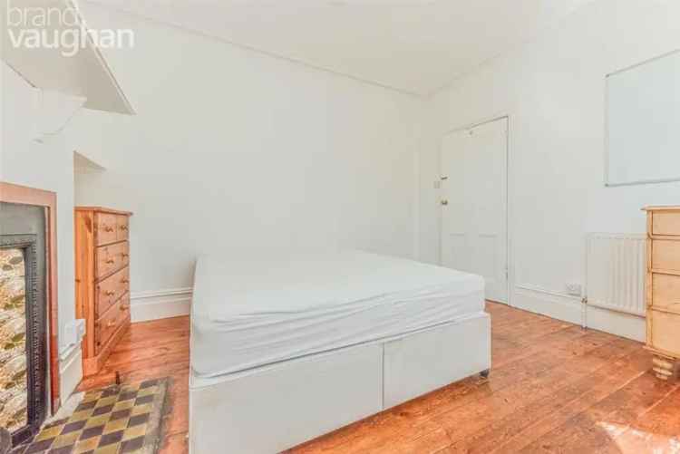 5 Bedroom Student House Bills Inclusive Available