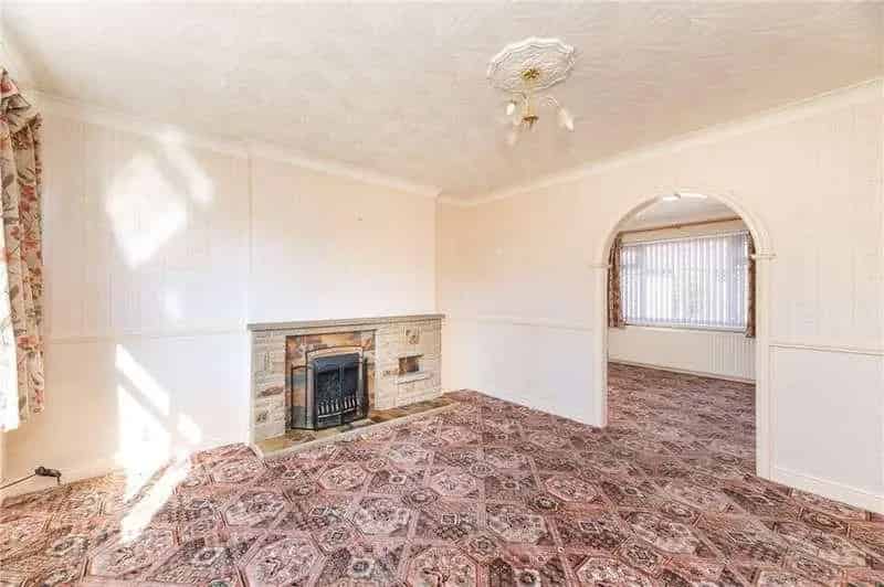 3 Bed Semi-Detached House For Sale
