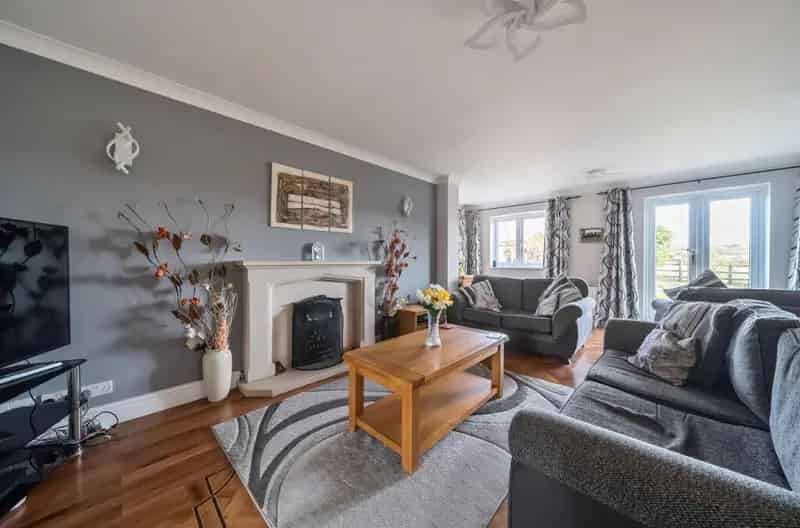 4 Bedroom Detached House for Sale in Oakley