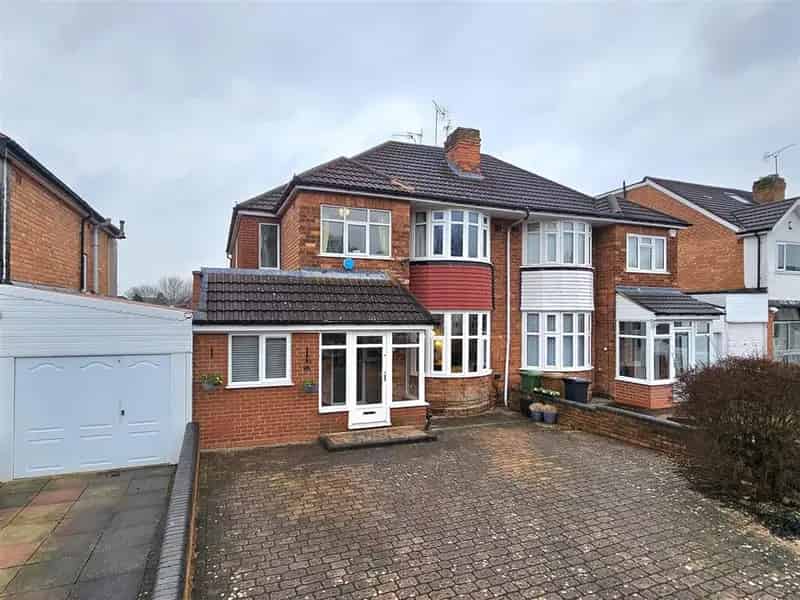 5 Bedroom Semi-Detached House for Sale