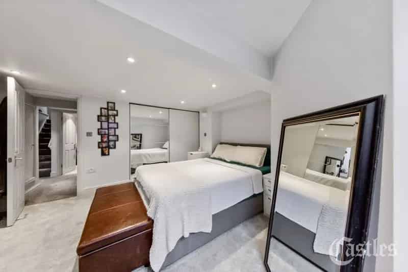 3 Bedroom House to Rent Bounds Green