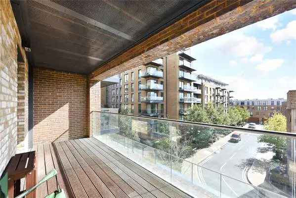 Luxury 2-Bed Apartment with Balcony and Gym