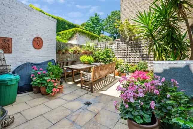 Four Bedroom House for Sale in Fulham SW6
