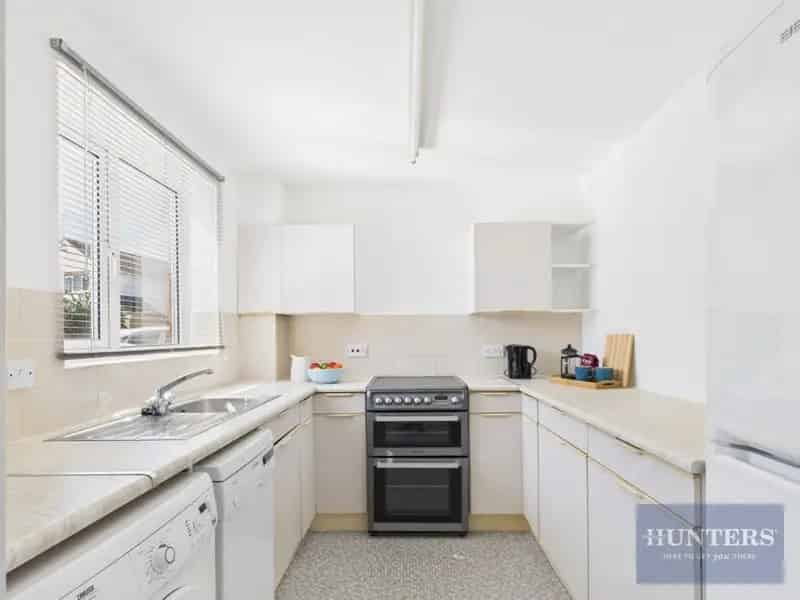 1 Bedroom House for Sale with 2 Parking Spaces