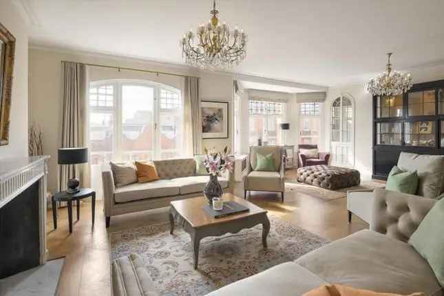 Flat for sale in Cadogan Court, Draycott Avenue, London SW3