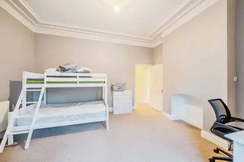 5 Bedroom Semi Detached House For Sale