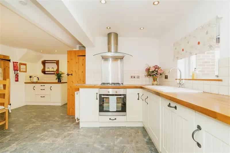 2 Bed Period Cottage Hindolveston Norfolk Zero Deposit Available