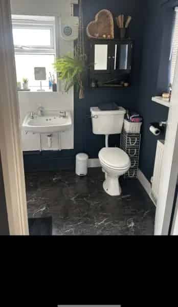 3 Bed Semi Detached House Near Amenities
