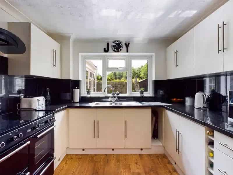 4 Bed Family Home For Sale - Ready to Move In