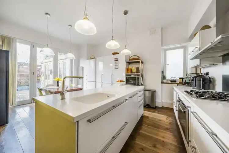 3 Bedroom Victorian Flat for Sale